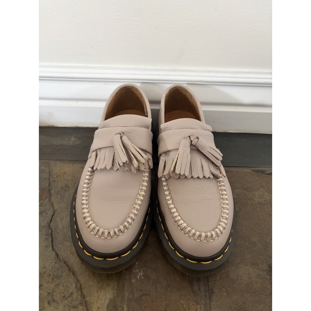 Women's Dr Martens Adrian Tassels Taupe Color Leather Slip-On Loafers Size 6 EUC
